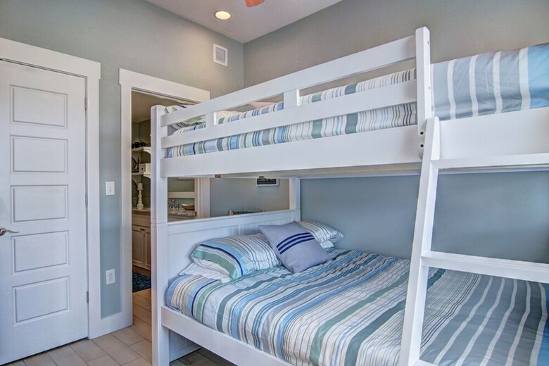 Cinnamon Shore- Coastal Access Tc 3104