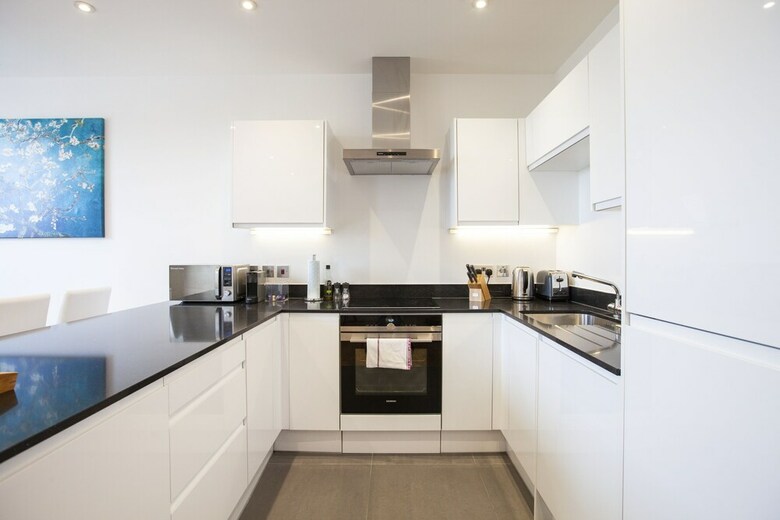 Alexandra Apartment