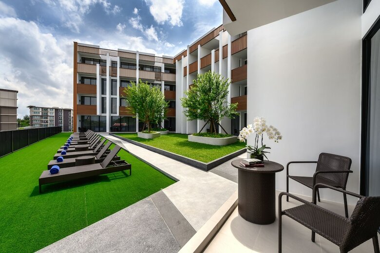 Hotel Isanook Hua Hin Resort & Suites