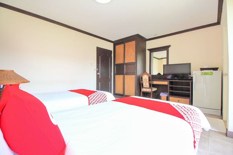 Oyo 383 White Inn Hotel