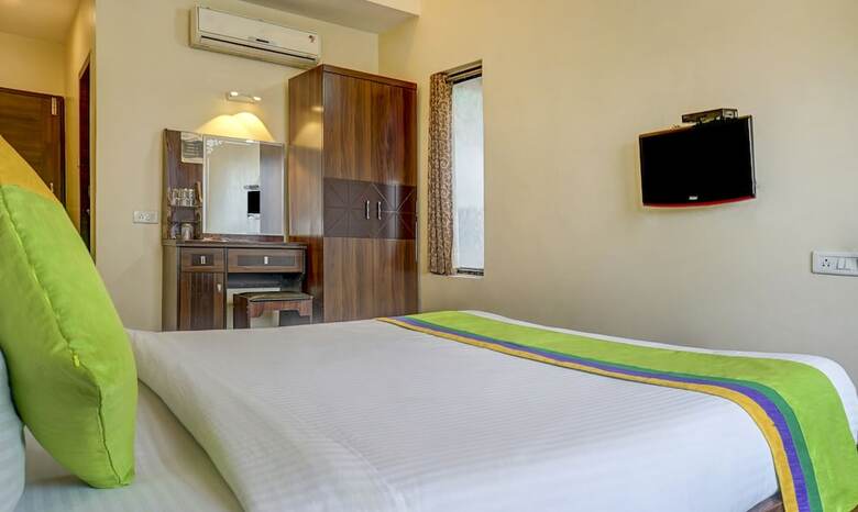 Treebo Trend Popular Hotel