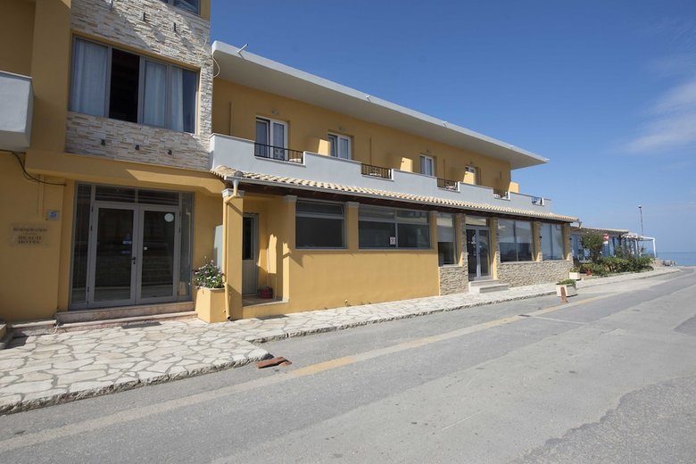 Hotel Kormoranos Beach