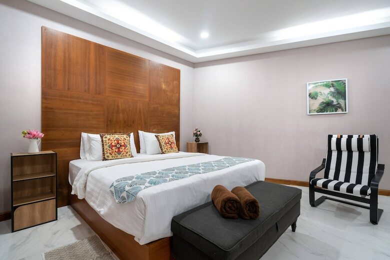 Bright Luxury Villa W Garden Pool & Sauna