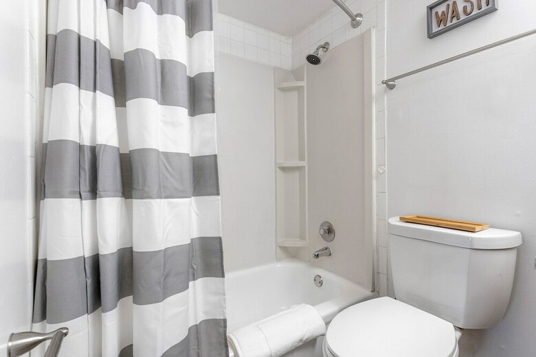 The Relaxing Lakeside Suites