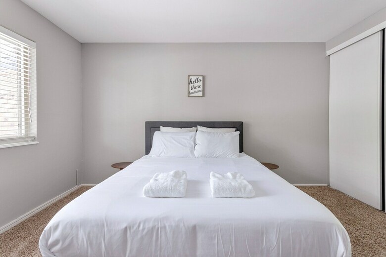 The Relaxing Lakeside Suites