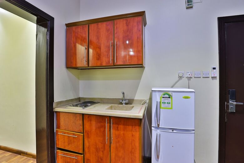 Hotel Oyo 303 Ajwa Gharnata
