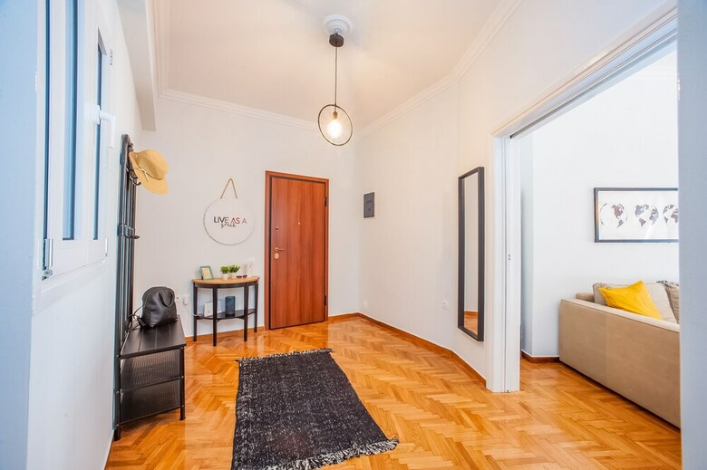 Live As A Greek In Ariadne Apartment