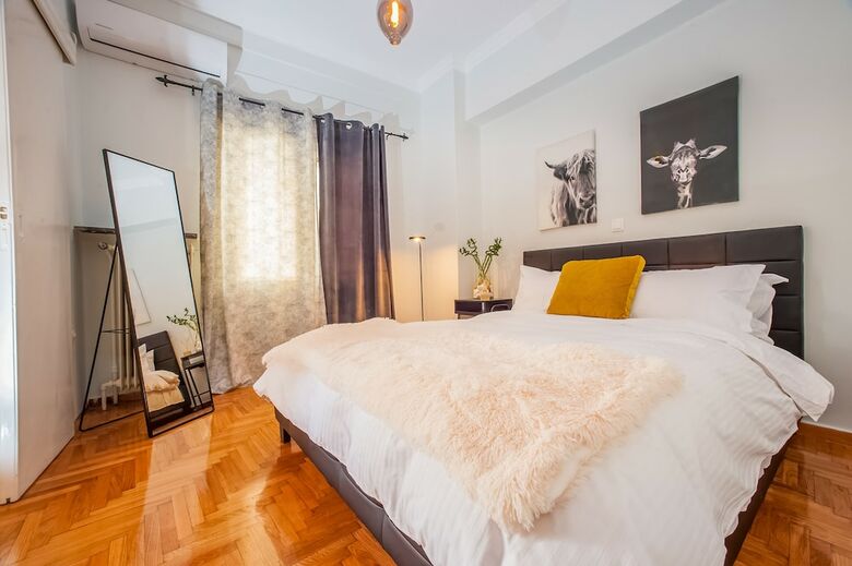 Live As A Greek In Ariadne Apartment