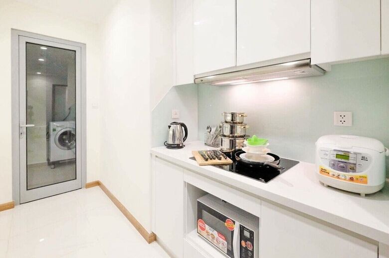 Hotel Ambassador Apartment - Vinhomes Central