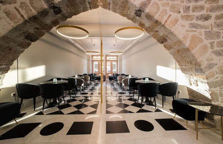 Castellano Hotel & Suites