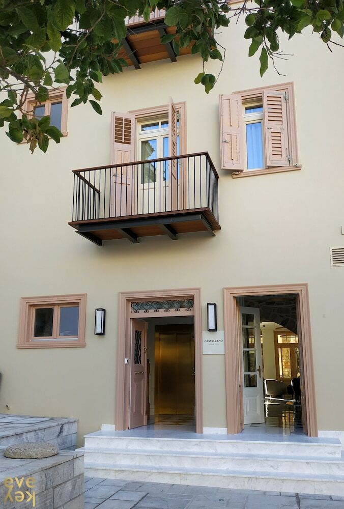 Castellano Hotel & Suites