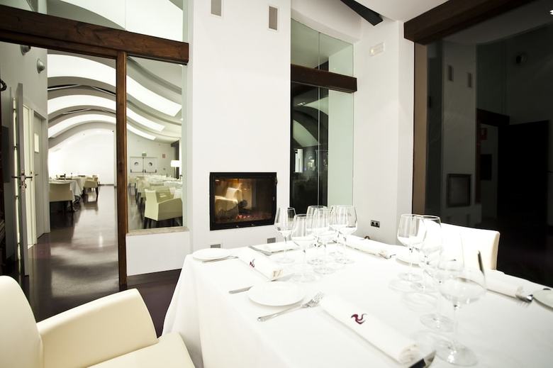 Hotel & Winery Se�or�o de Nevada