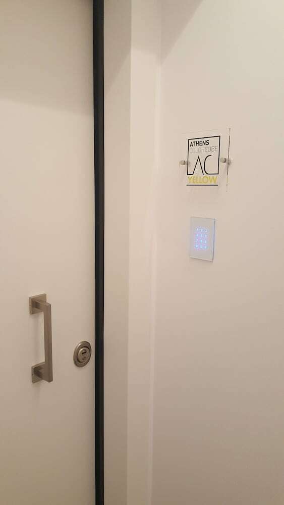 Apartamentos Athens Color Cube
