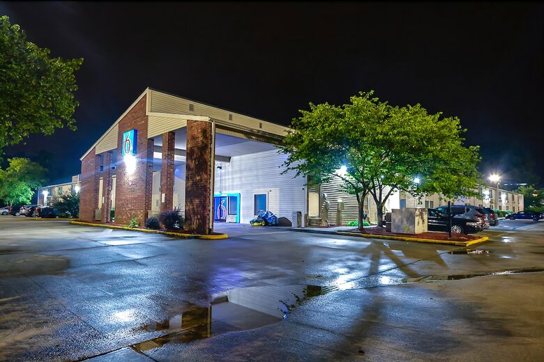Motel 6 Greensboro Airport