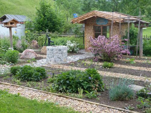 Suzanne's B&B & Gardens