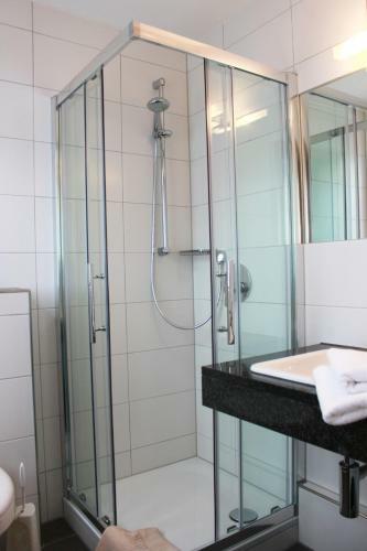 Hostal Gasthaus Und Pension Zur Linde