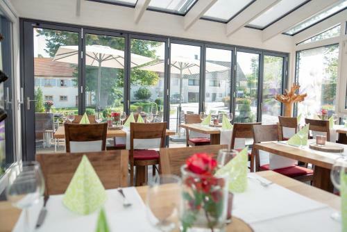 Hostal Gasthaus Und Pension Zur Linde