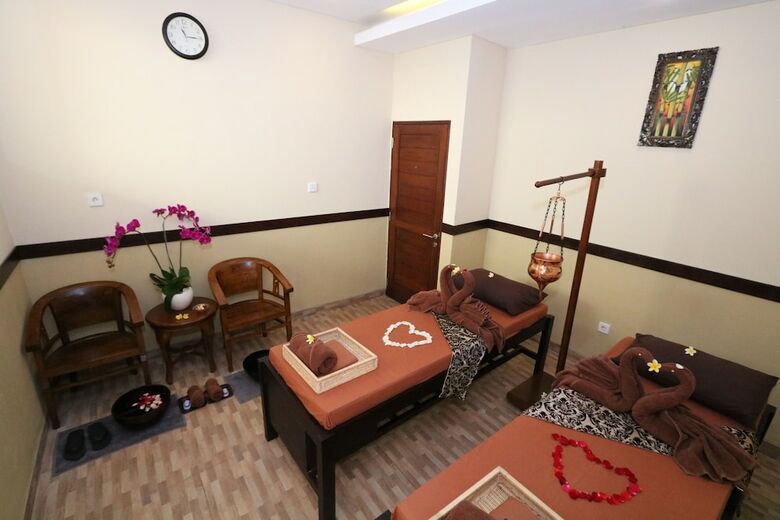 Hotel Royal Orchid Lodge