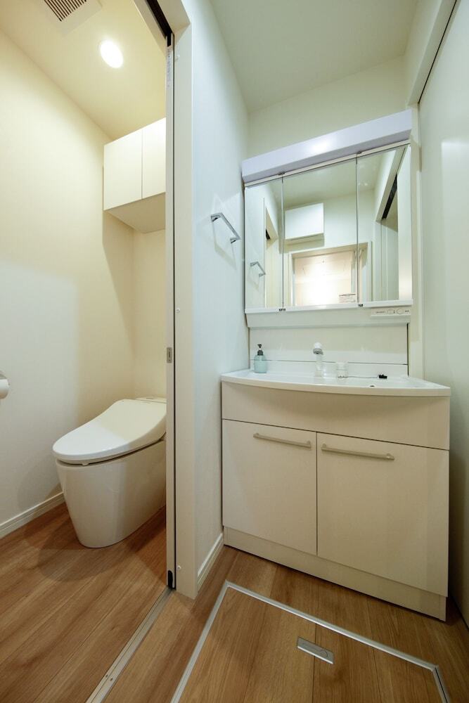 Jr Station Apartment 1f