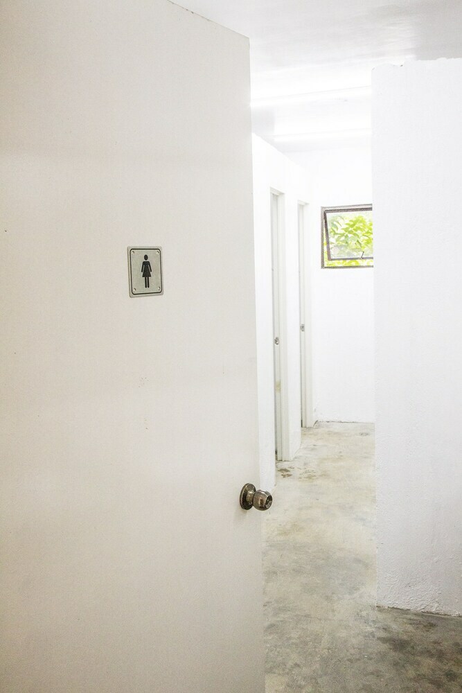 Hostal Sunlit Hostel
