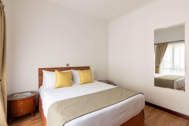 Cysuites Apartment Hotel