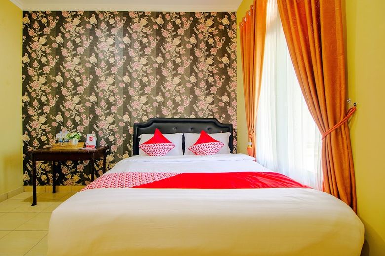 Hotel Oyo 1533 The Paris Ocean