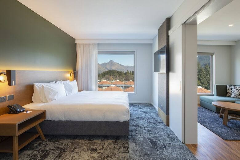 Hotel Holiday Inn Express And Suites Queenstown