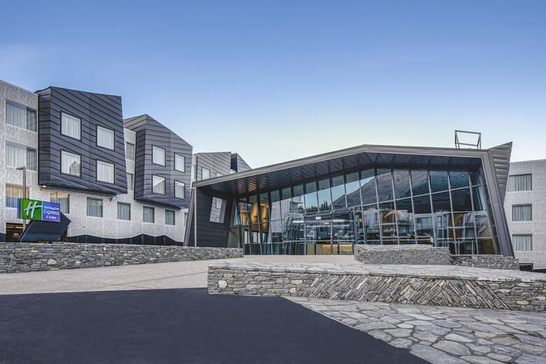 Hotel Holiday Inn Express And Suites Queenstown