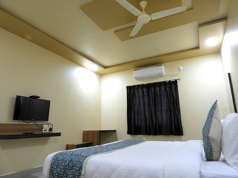 Hotel Daksh