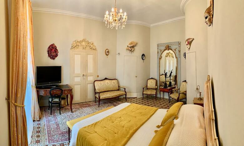 Hotel La Villa Rosa