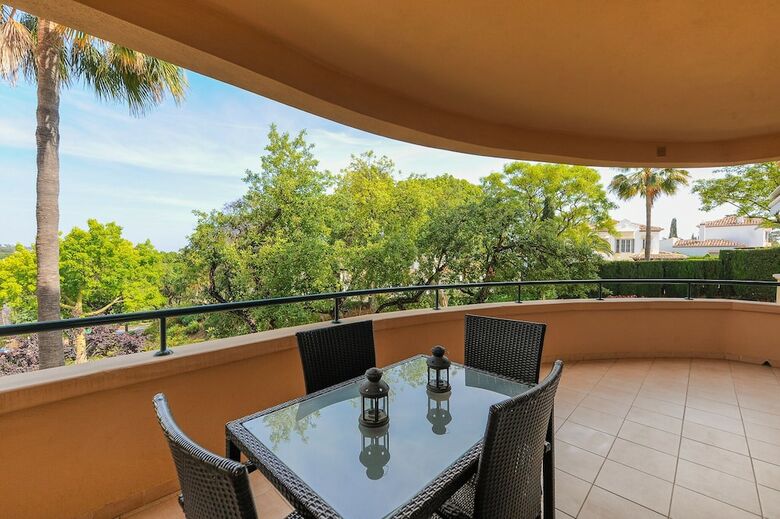 Greenlife Golf Elviria Hills Canovas Apartment