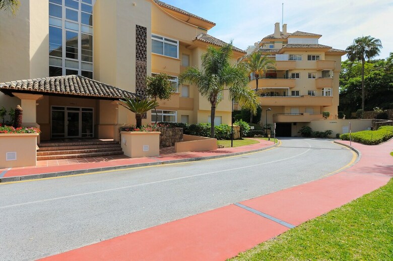 Greenlife Golf Elviria Hills Canovas Apartment