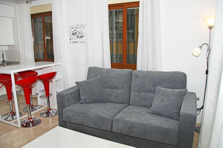 Apartamento Puerta Real Canovas