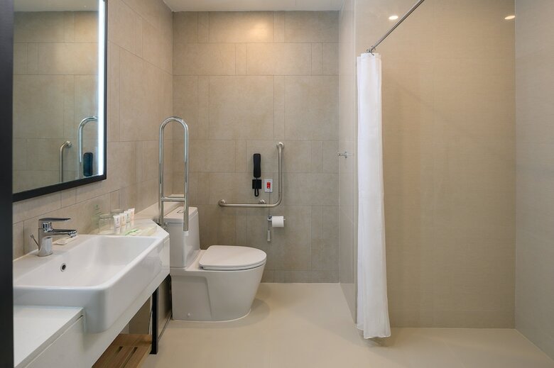 Hotel Holiday Inn & Suites Siracha Laemchabang