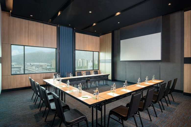 Hotel Holiday Inn & Suites Siracha Laemchabang