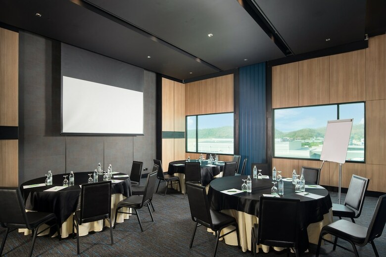 Hotel Holiday Inn & Suites Siracha Laemchabang