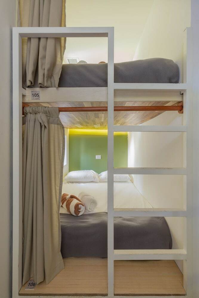 Hostal Oostel Smart Hostel -  Adults Only