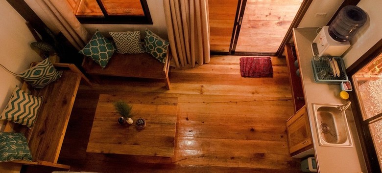 Hotel Island Native Bungalows Resort