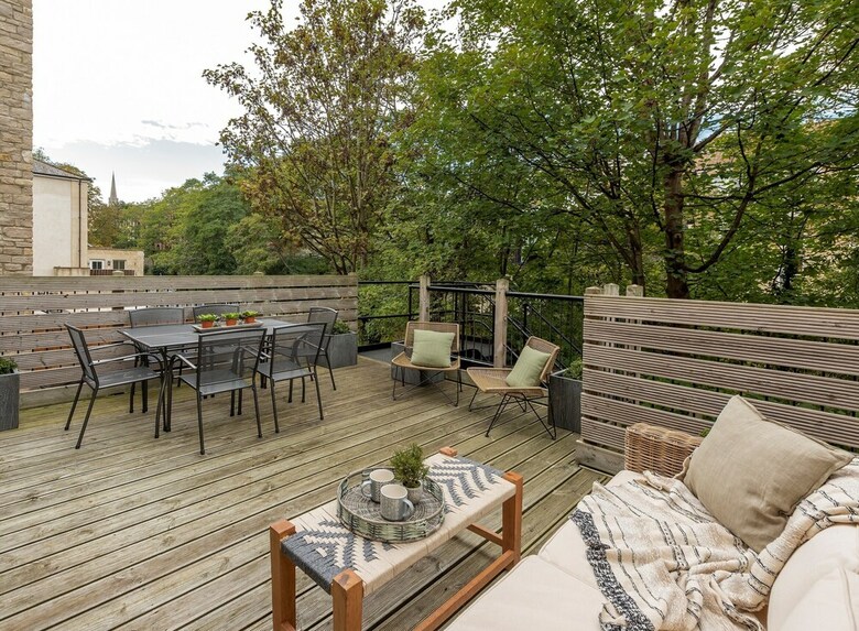 Riverside Home With Private Parking