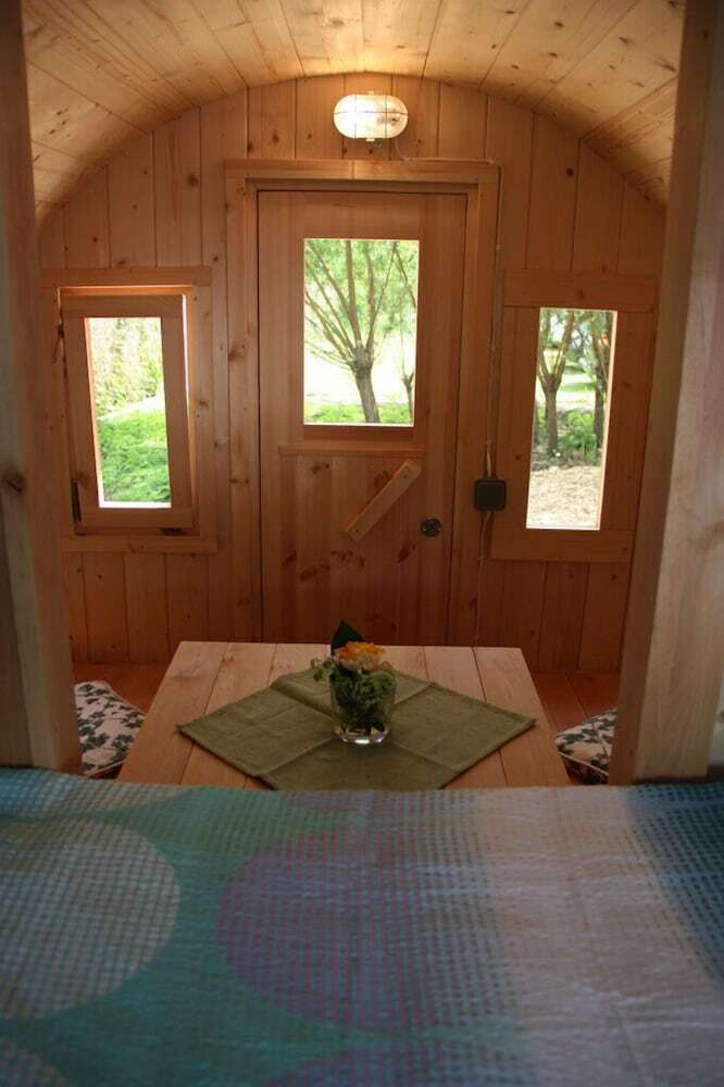 Mini Hotel �bernachten Im Gurkenfass