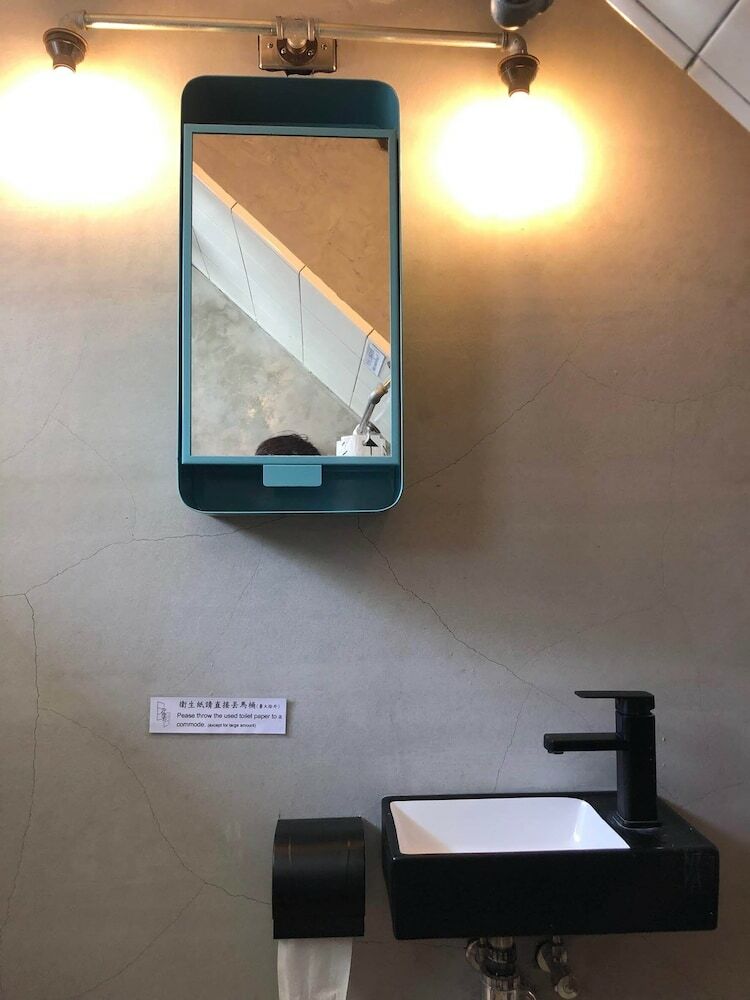 Hotel Shadow House