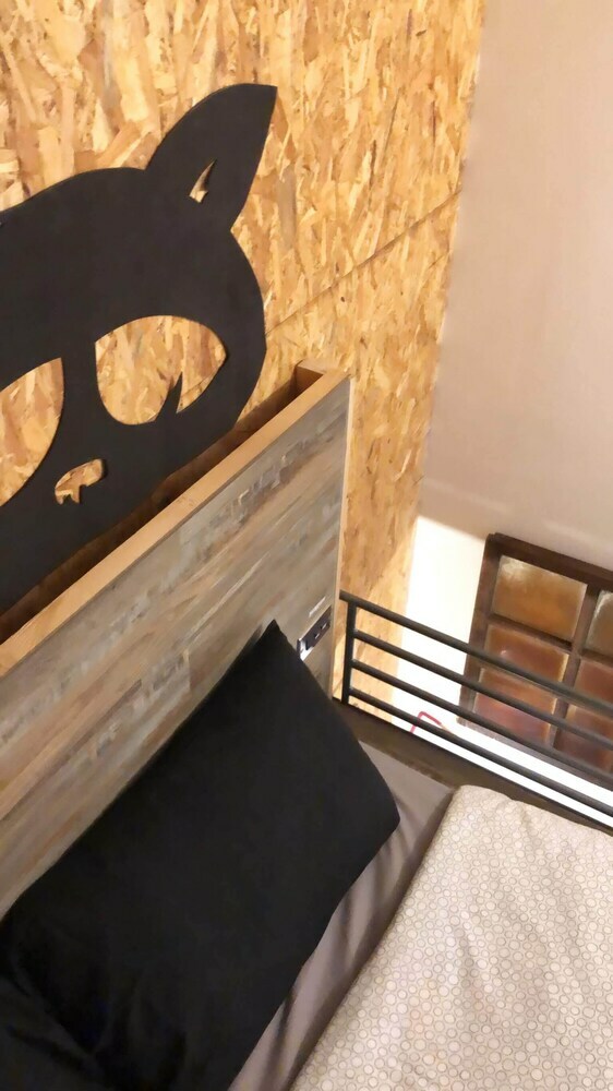 Hotel Shadow House