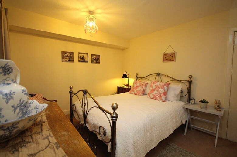 Silver Lining - St Patrick Sq Apartment