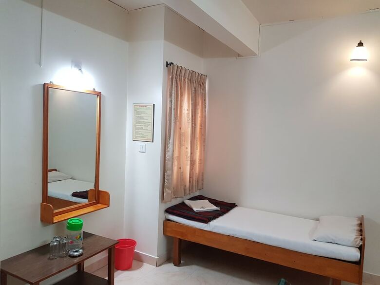 Hotel Sri Kumara Lodge