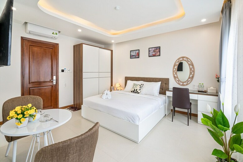 The Royal Hotel & Apartment