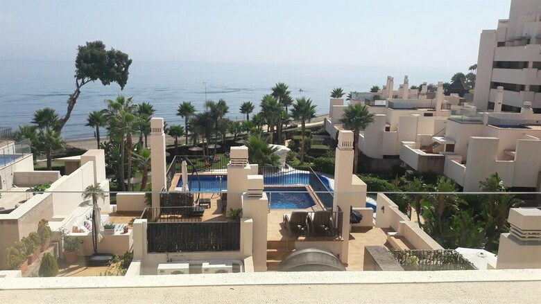 �beach Apartment With Spa & Gym