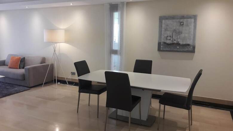 �beach Apartment With Spa & Gym