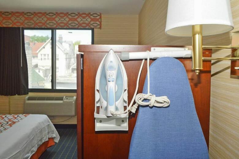 Corona Hotel