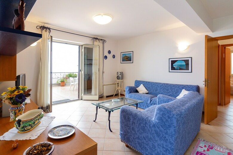 Fontana Vecchia Seaview Apartment�