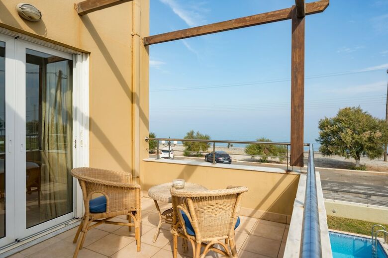Athina's Villa On The Sea